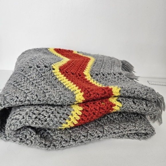 Handmade crochet throw gryffindor - Picture 2 of 4